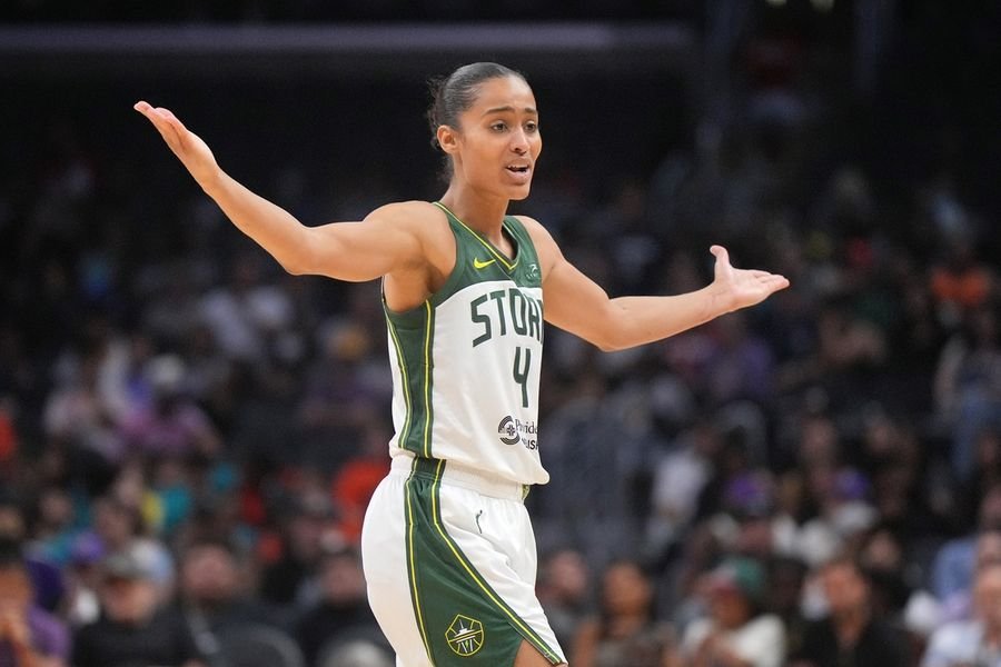 WNBA: سياتل ستورم ضد لوس أنجلوس سباركس