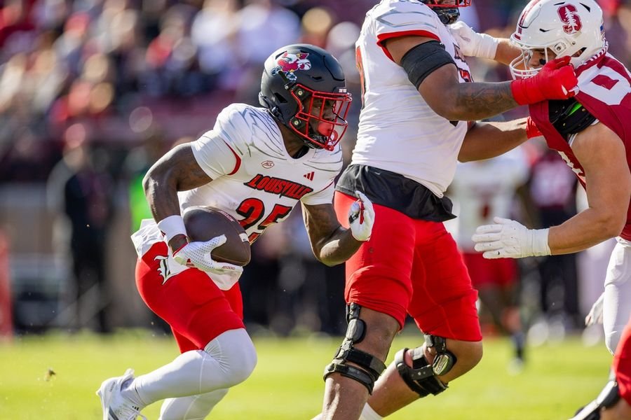 NCAA⁤ Football: Louisville at Stanford