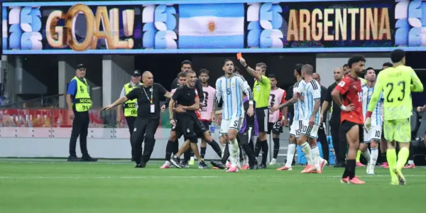 كولينا يدافع عن نزاهة تحكيم المونديال ويبرر قرارات لوتيكسييه في مباراة الأرجنتين ومصر