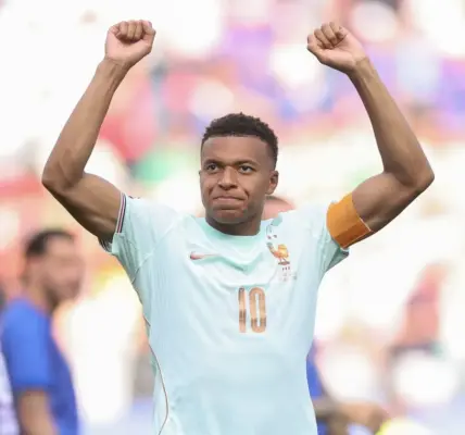 «دوري الأبطال» يضع إيمري في موقف محرج عقب مباراة فرنسا والمغرب