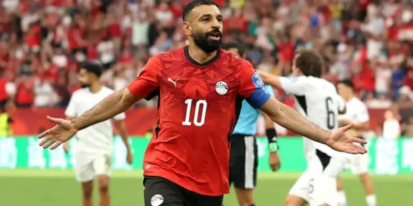 هل حسم محمد صلاح وجهته؟ تحرك جديد يقربه من مفاجأة كبرى