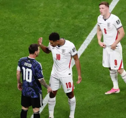بالفيديو: تصرف غريب.. بيلينجهام مهدد بعقوبة بعد الاعتداء على لاعب الأرجنتين