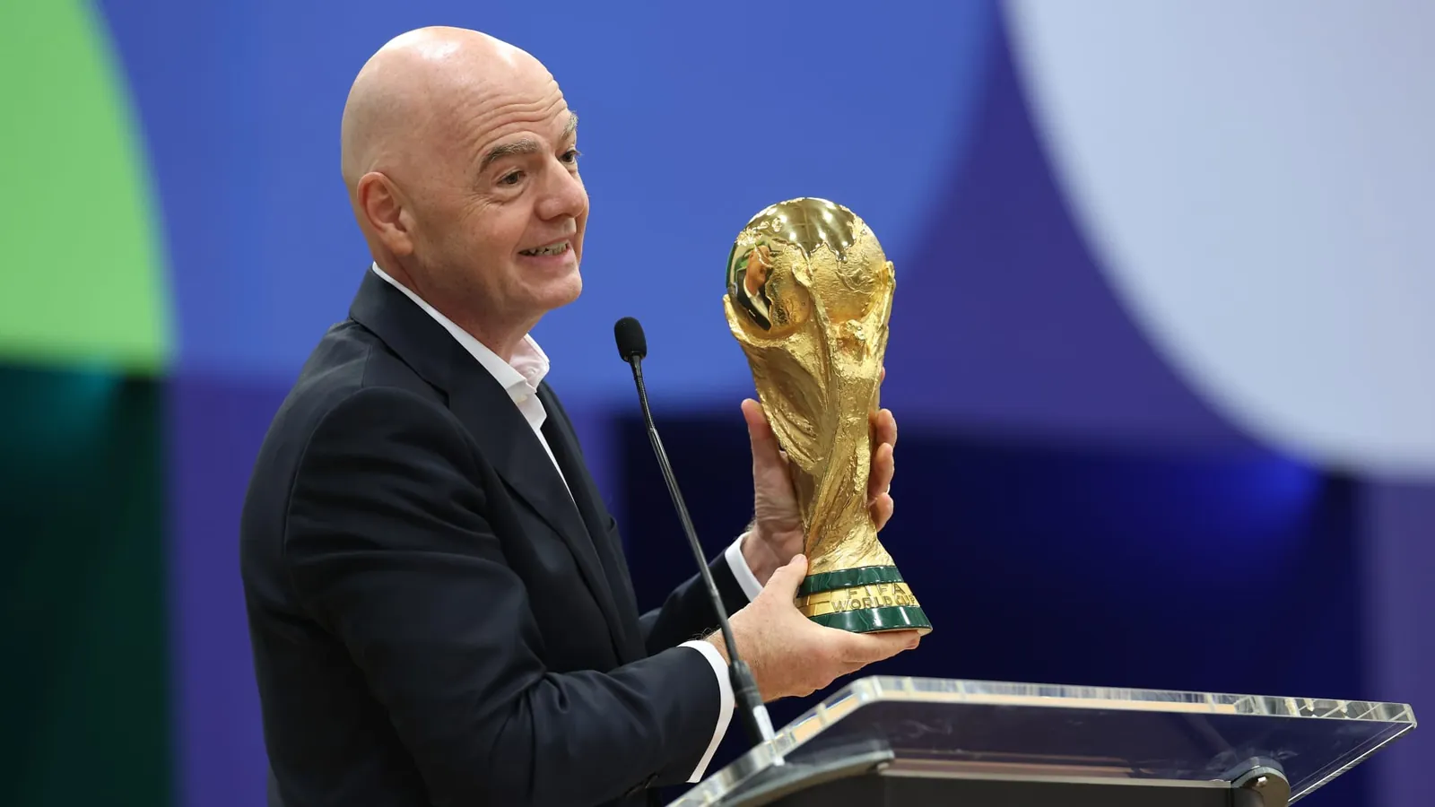 خطة الفيفا الجديدة لبيع كأس العالم.. ما الذي يجب معرفته؟