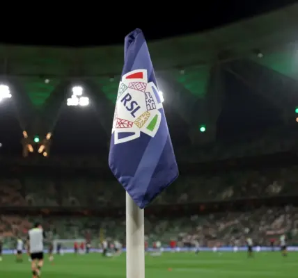 في افتتاح الجولة الأولى من دوري روشن.. حزم الصمود يعبر محطة أبها بثنائية