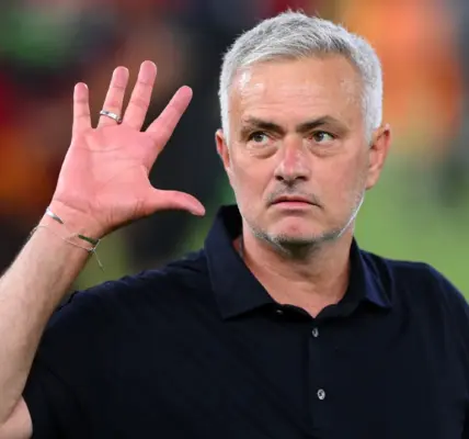 يستغل يامال ليُطمئن غرفة ملابس ريال مدريد.. ماذا قال مورينيو عن لاعبي الملكي؟