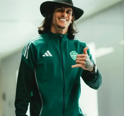 الأهلي يمدد عقد مدافعه البرازيلي روجر إيبانيز حتى 2030