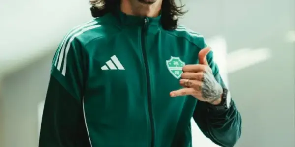 الأهلي يمدد عقد مدافعه البرازيلي روجر إيبانيز حتى 2030