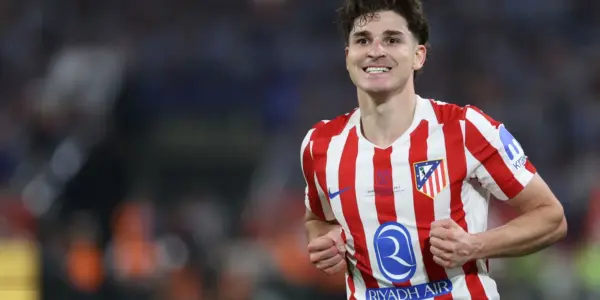 رودري السبب؟.. برشلونة يجمد حلم جوليان ألفاريز المستحيل