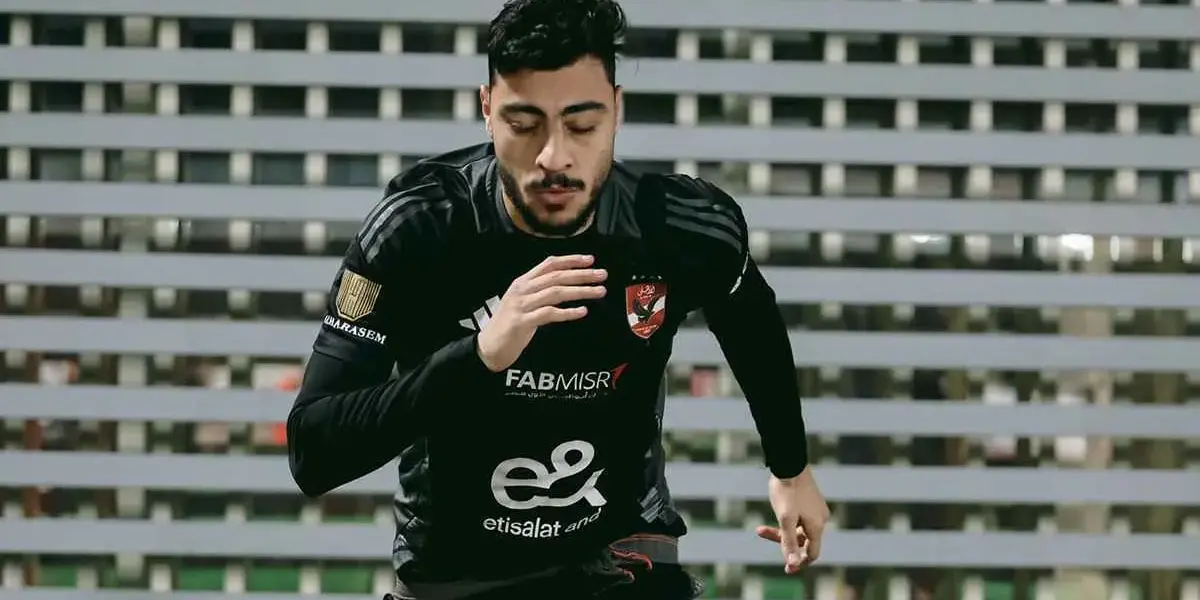 الأهلي يتعاقد مع أكرم توفيق 3 مواسم